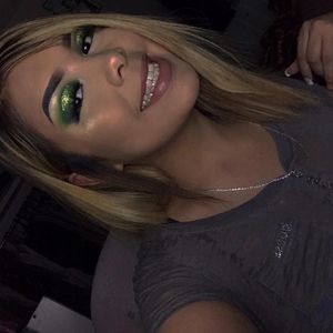 Meet your Posher, Alicia